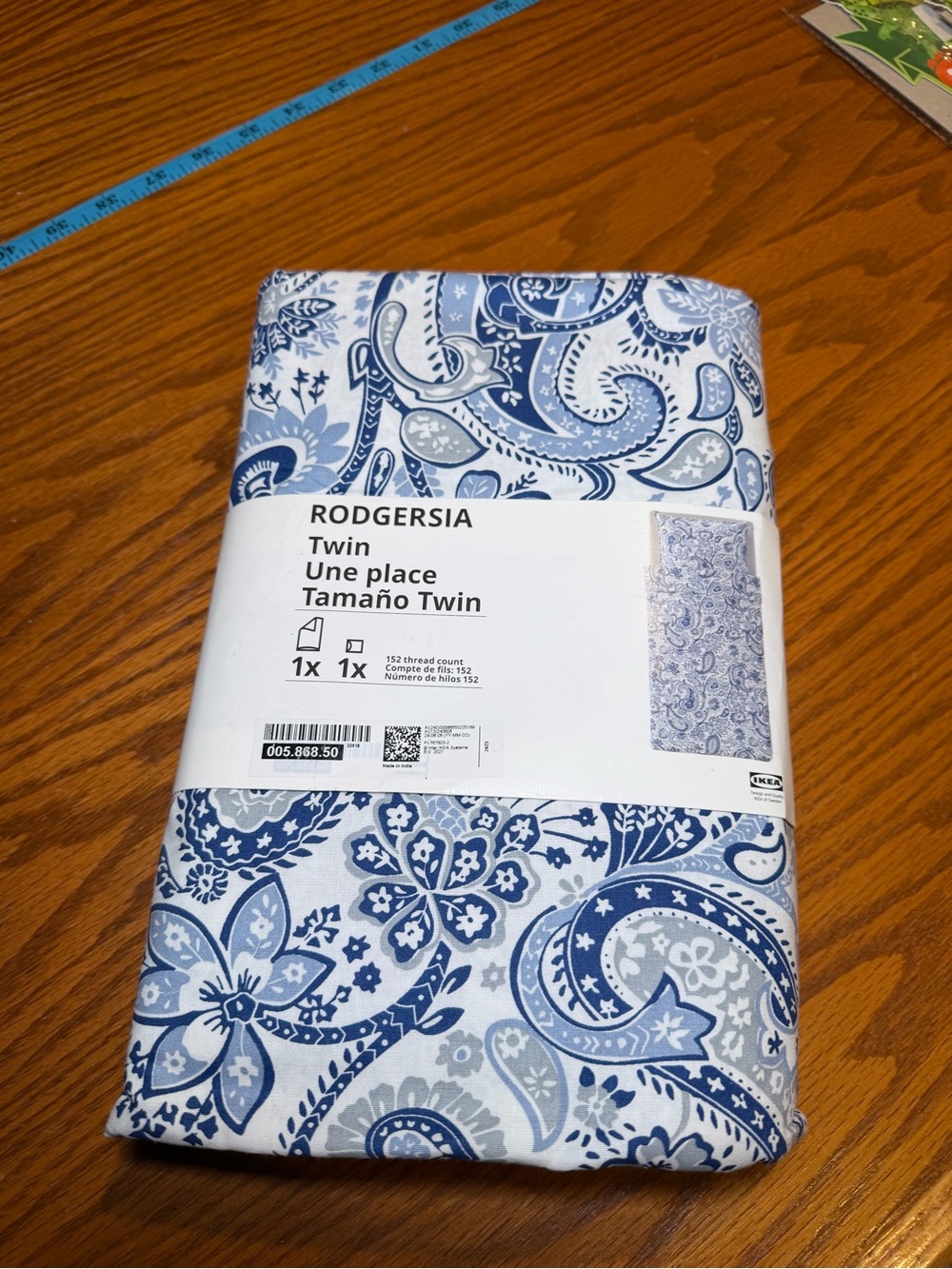 IKEA RODGERSIA Twin Duvet Cover - Blue and Light Blue Paisley